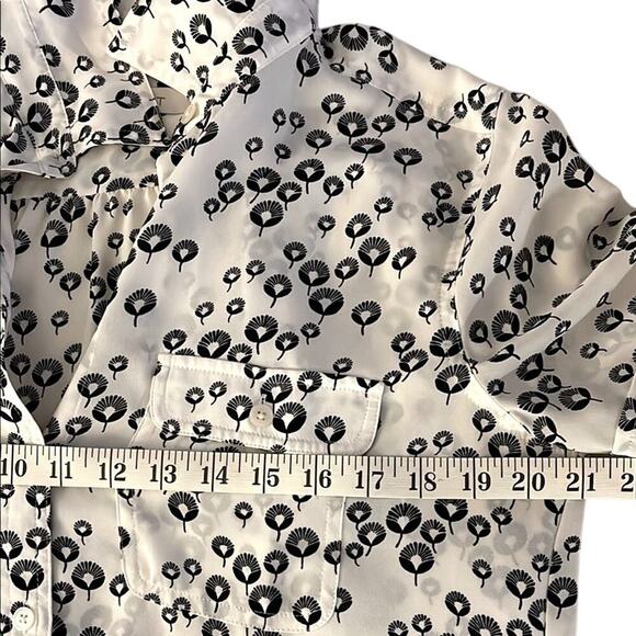 *NWOT* The Loft Women's Black and White Patterned Top | Size M - Picture 5 of 5
